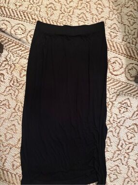 Black Women's Maxi Skirt - Modest, Classic, office wear EUC Size Large